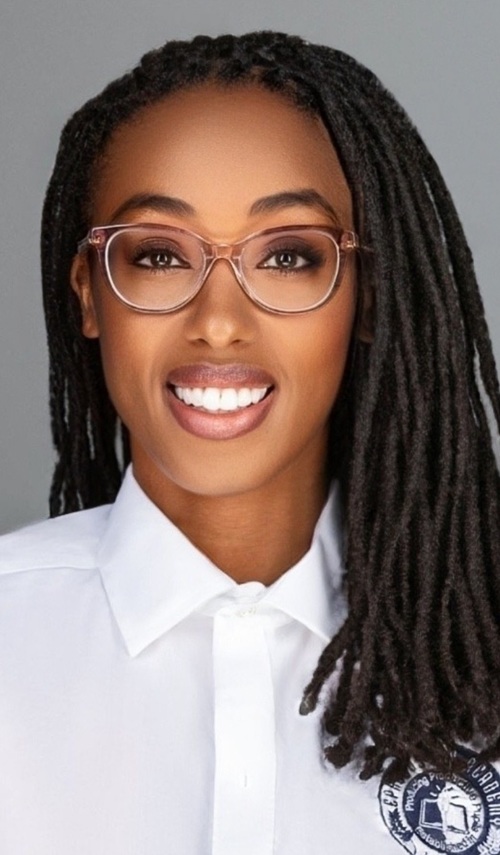 Naomi Carlyle 